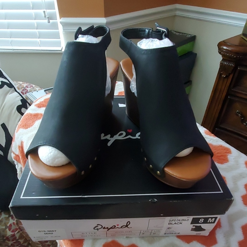 Qupid Black Wedges